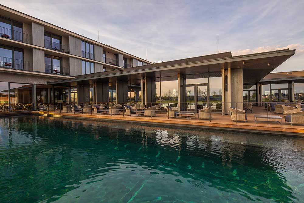 &copy; Monika Nguyen