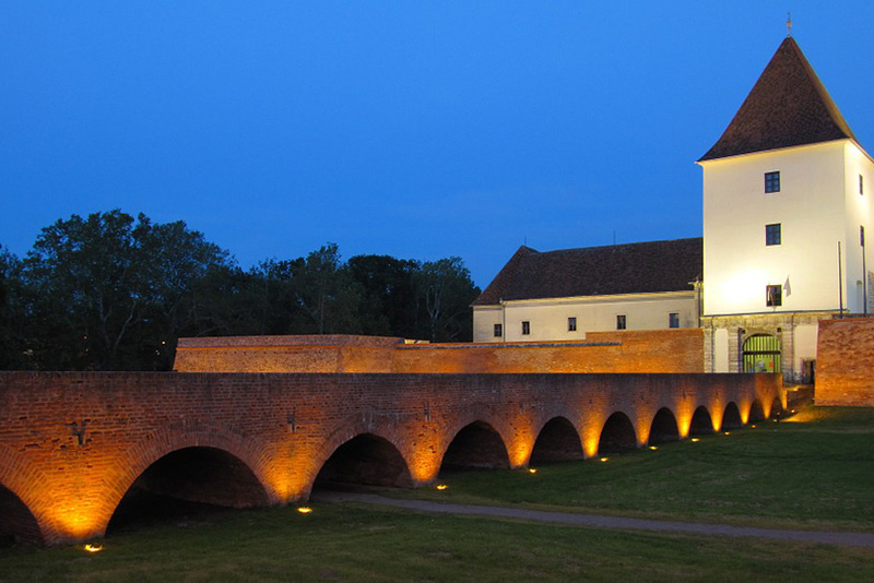 S&aacute;rv&aacute;r